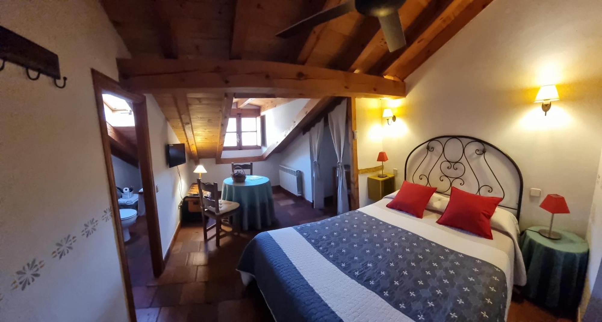 Hotel Rural El Adarve Айльон Экстерьер фото