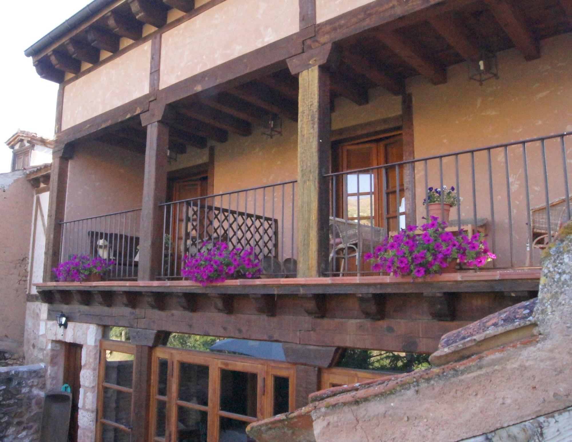 Hotel Rural El Adarve Айльон Экстерьер фото